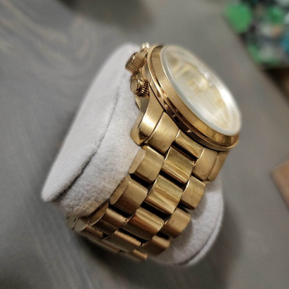 Watch - Picture 3 of 3